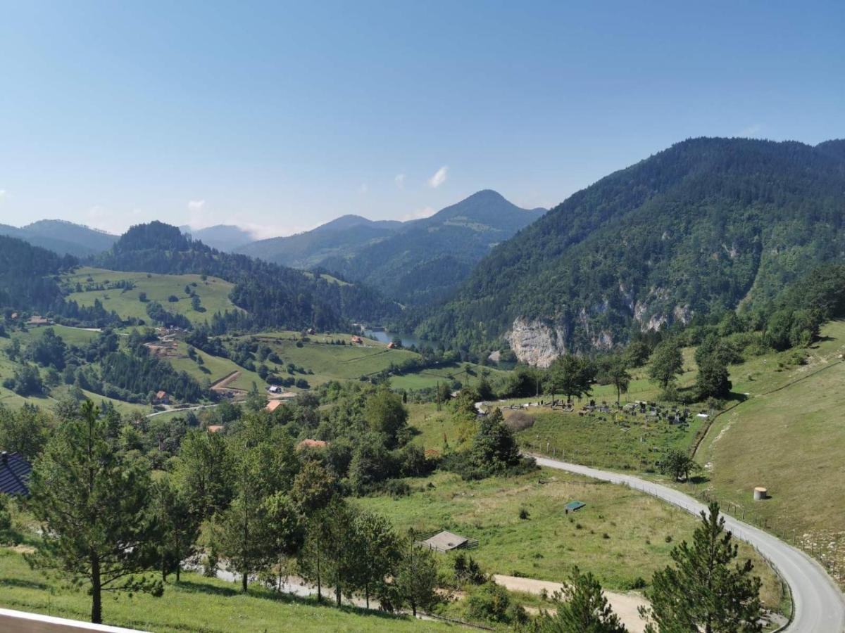 Apartman Bugar Mitrovac Exteriör bild