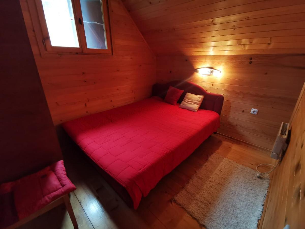 Apartman Bugar Mitrovac Exteriör bild
